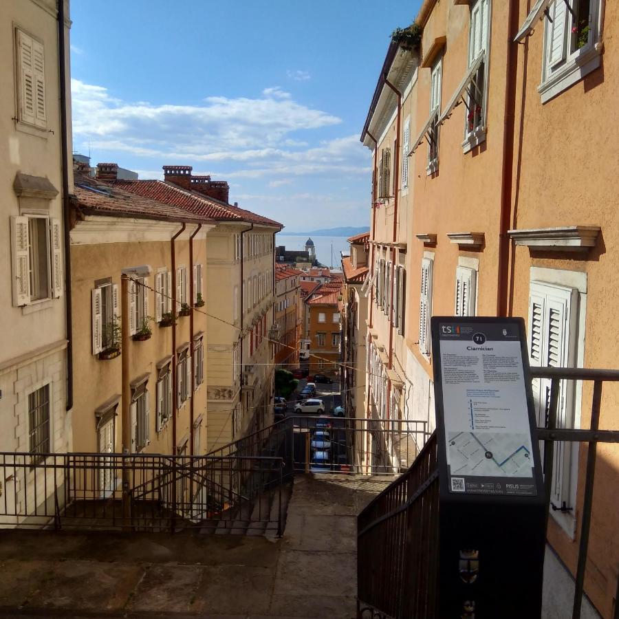 Casa Antica - Historical Apartment In Old City Center Trieste Dış mekan fotoğraf