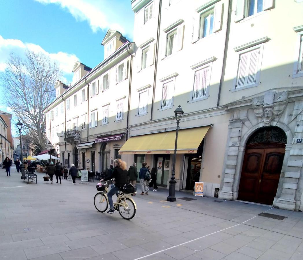 Casa Antica - Historical Apartment In Old City Center Trieste Dış mekan fotoğraf